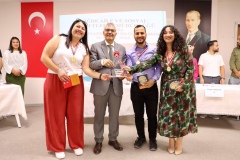 Bilgi yarışmasında başarılı  personele ödülleri verildi 