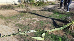 Bir kadın yol kenarında ölü bulundu