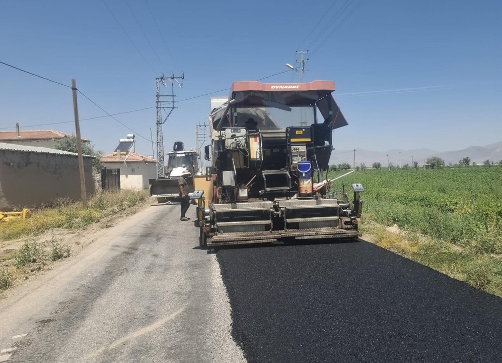 Bor’da 8,5 kilometrelik sıcak asfalt çalışması başladı