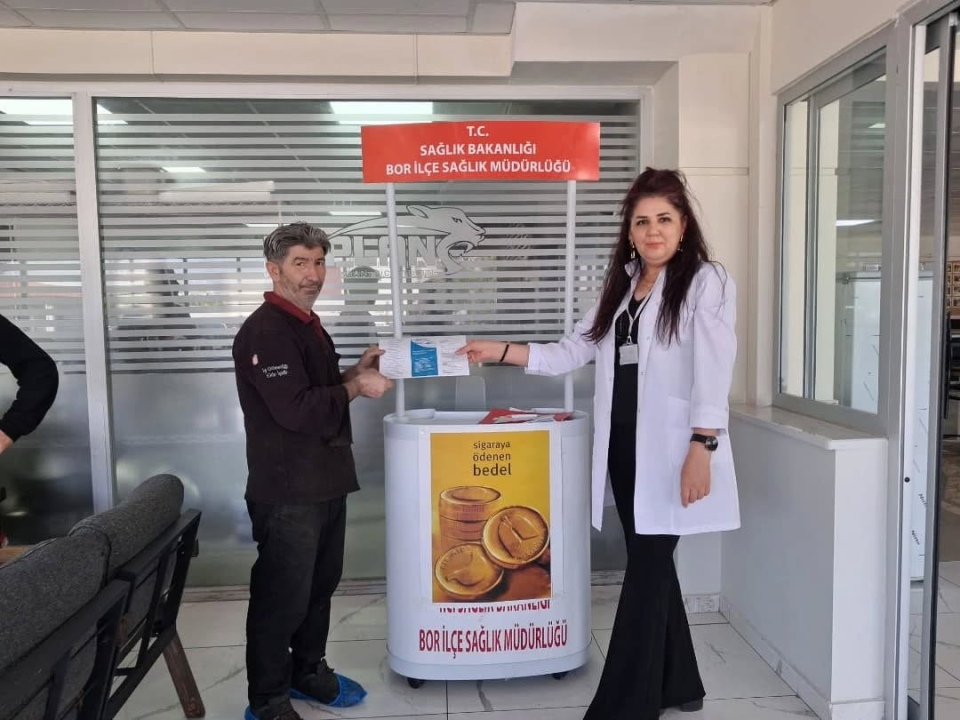 Bor’da ‘Sigarayı Bırak, Hayatını Değiştir’ standı açıldı
