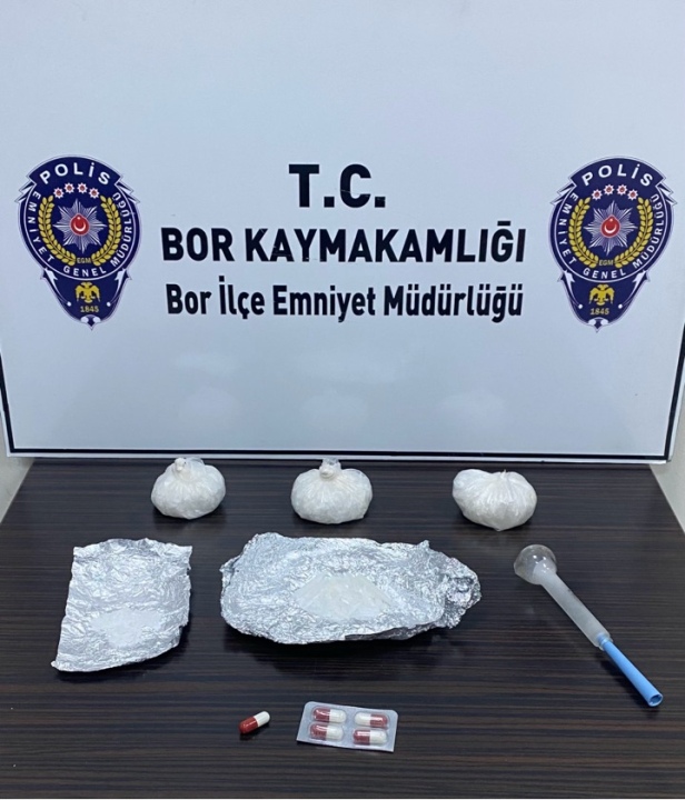 Bor’da Uyuşturucu Operasyonu: 4 Gözaltı, 1 Tutuklama