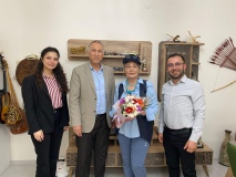Bor Kütüphanesinden Ödüllü Yazara Anlamlı Ziyaret