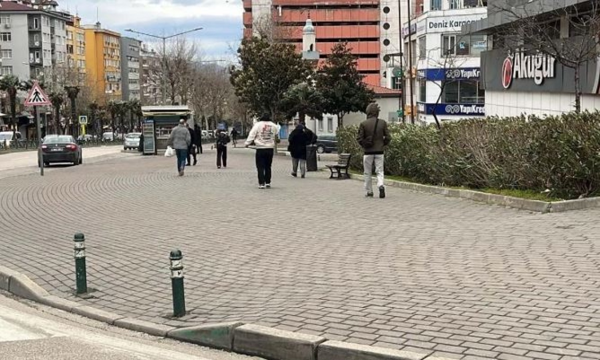 Bursa'da Yarın Okullar Tatil Mi? 5 Ocak Pazartesi Valilikten Fırtına Açıklaması Geldi Mi?