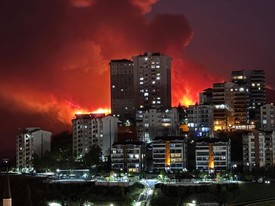 Bursa alevlerle boğuşuyor