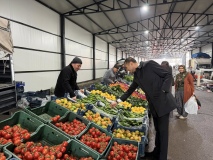 Çamardı Kaymakamı Bektaş Cuma Pazarı’nda Vatandaş ve Esnafla Buluştu