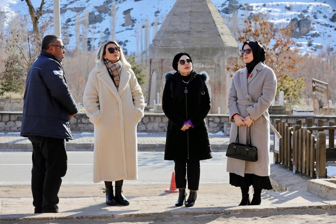 Canan Kumbuzoğlu, Vali Eşlerini ağırladı