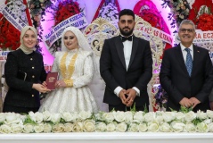  Çelik çifti, Doğan ve Acar ailelerinin düğün törenine katıldı