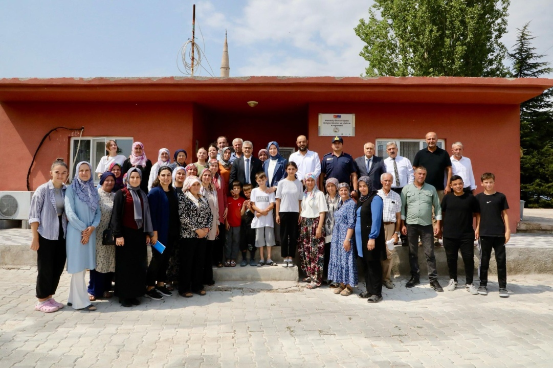 Çelik çifti, Hasaköy Üreten Kadın Girişimi Kooperatifini ziyaret etti