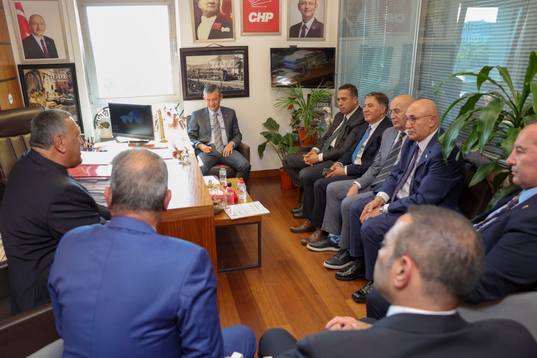CHP Genel Başkanı Özgür Özel’den Gürer’e taziye ziyareti