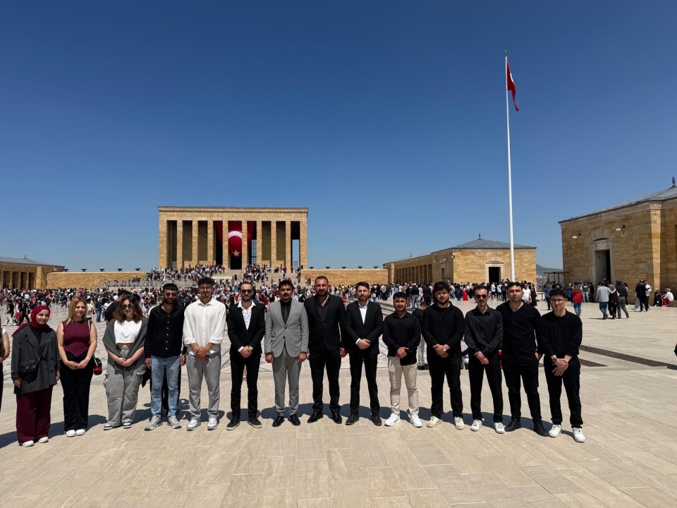 CHP Niğde Gençlik Kolları’ndan 19 Mayıs’ta Anıtkabir’e Anlamlı Ziyaret