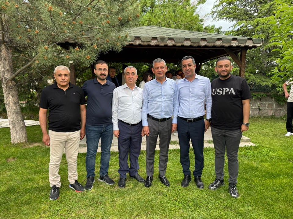 CHP Niğde Heyeti , Özgür Özel ile Görüştü