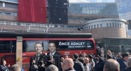 Çıkan tartışmada su şişeleri havada uçuştu 