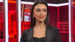 CNN TÜRK spikeri Burçak Bozkuş'un annesi kim? Canlı yayında güldüren mesaj trafiği!
