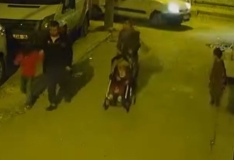 Çocuğa korkunç şiddet kamerada