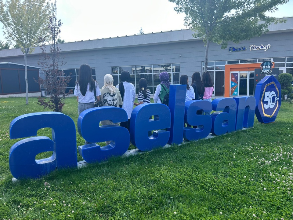 Çocuk Evleri Sitesi sakinleri ASELSAN’ı gezdi