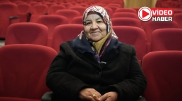 Çocukları için gittiği tiyatroda oyuncu oldu