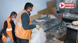 Çöp evde ölen annesinin cenazesiyle 1 ay boyunca yaşadı
