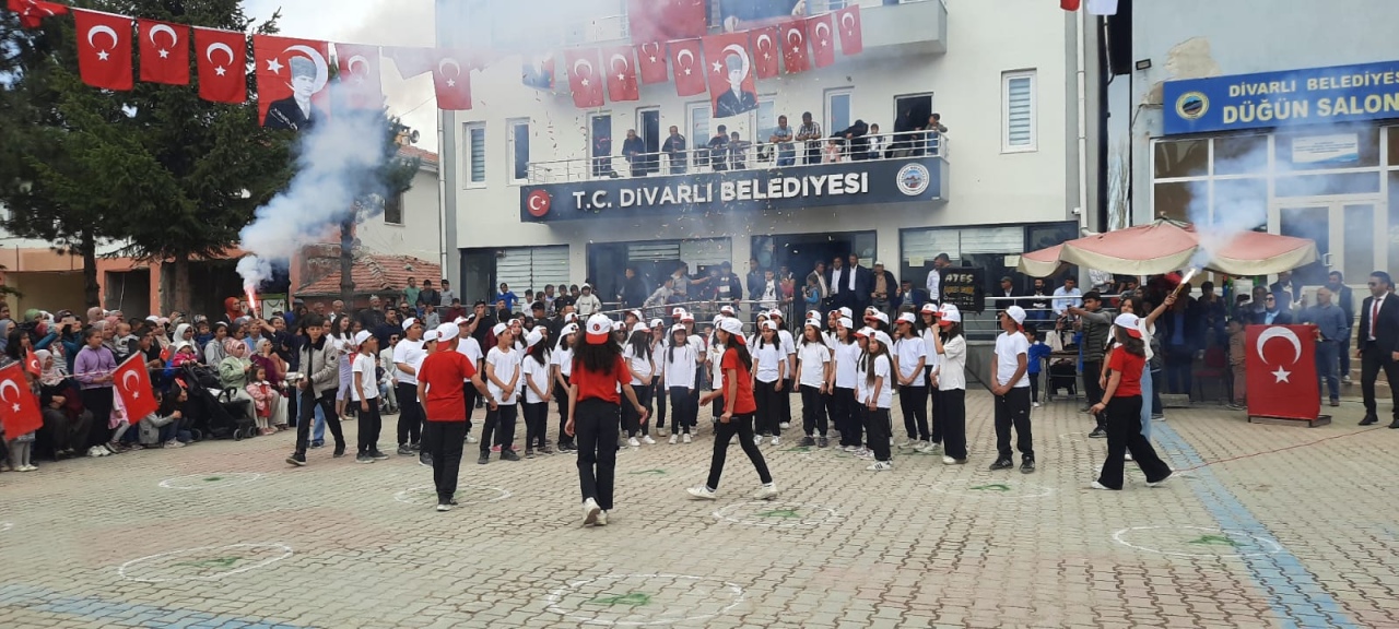 Divarlı’da, rap gösterisi alkış topladı