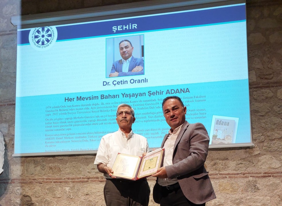 Dr. Çetin Oranlı "ADANA" ile 'Yılın Şehir Kitabı' Ödülünü Aldı