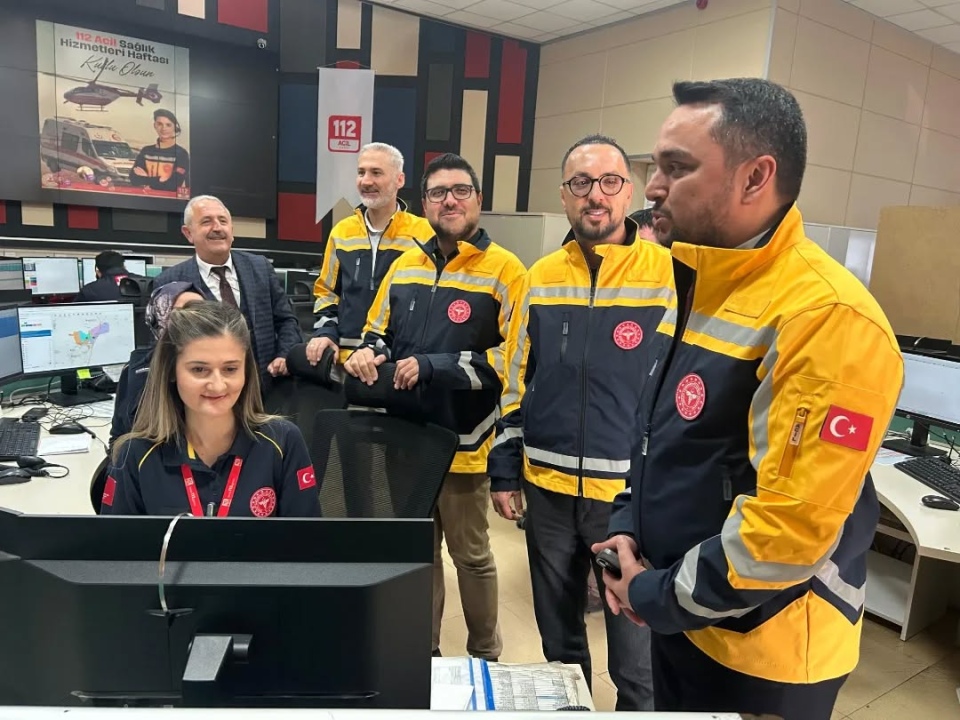 Dr. İnan, 112 çalışanlarının taleplerini yerinde dinledi