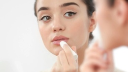 Dudak nemlendiricisi sürmek orucu bozar mı? Diyanet’ten son dakika açıklaması!