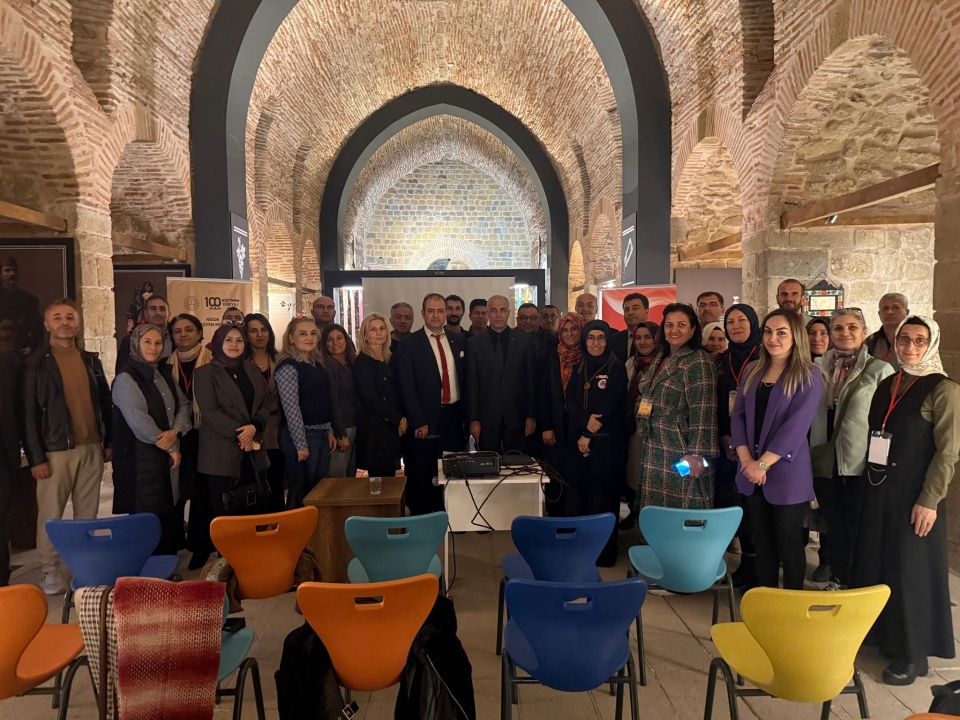 Edebiyat Akademisinde Kültür ve Dil Buluşması