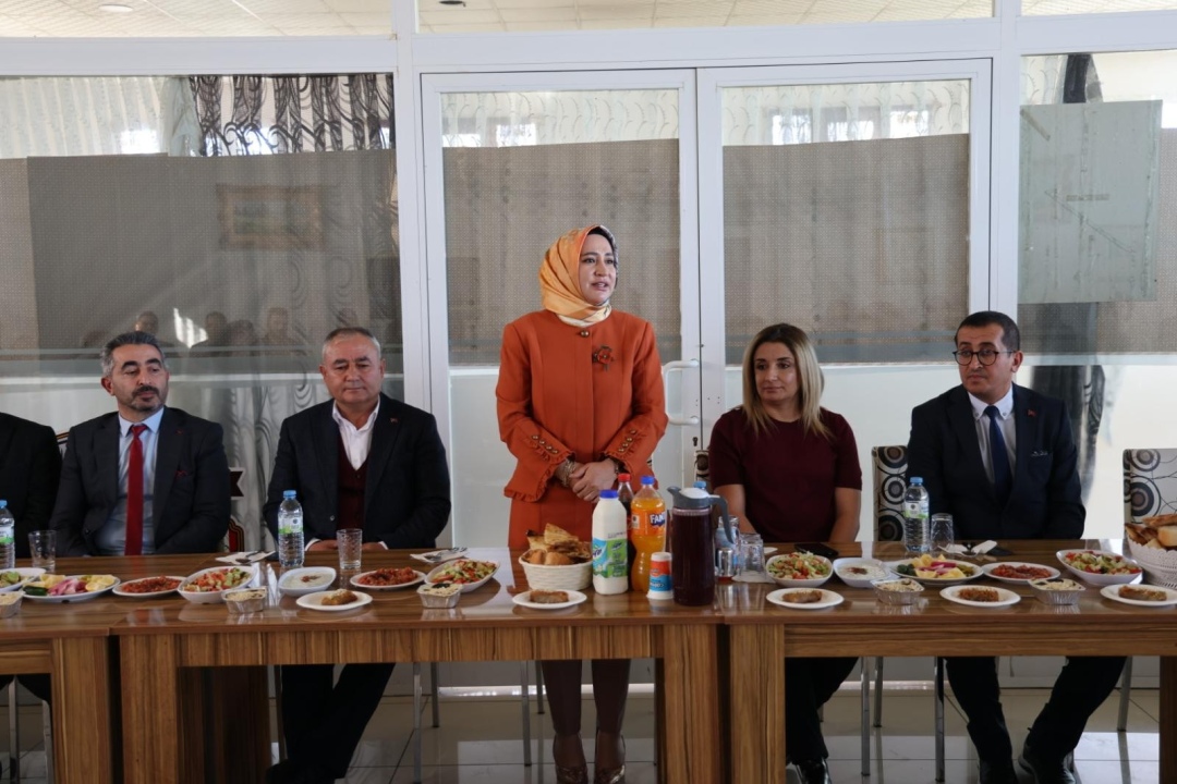 Edikli’de 24 Kasım Öğretmenler Günü Programı Düzenlendi