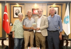 Eğitim Uzmanından Rektöre Kitap Takdimi
