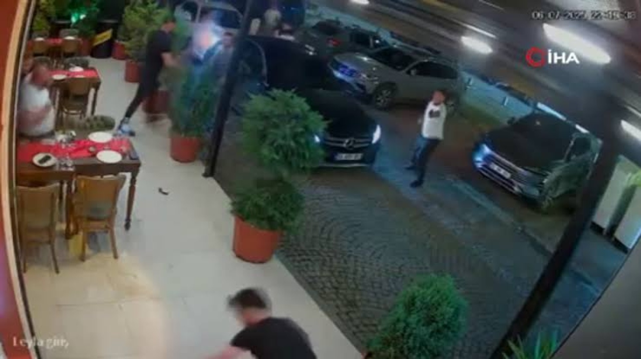 Eğlence mekanında silahlar konuştu