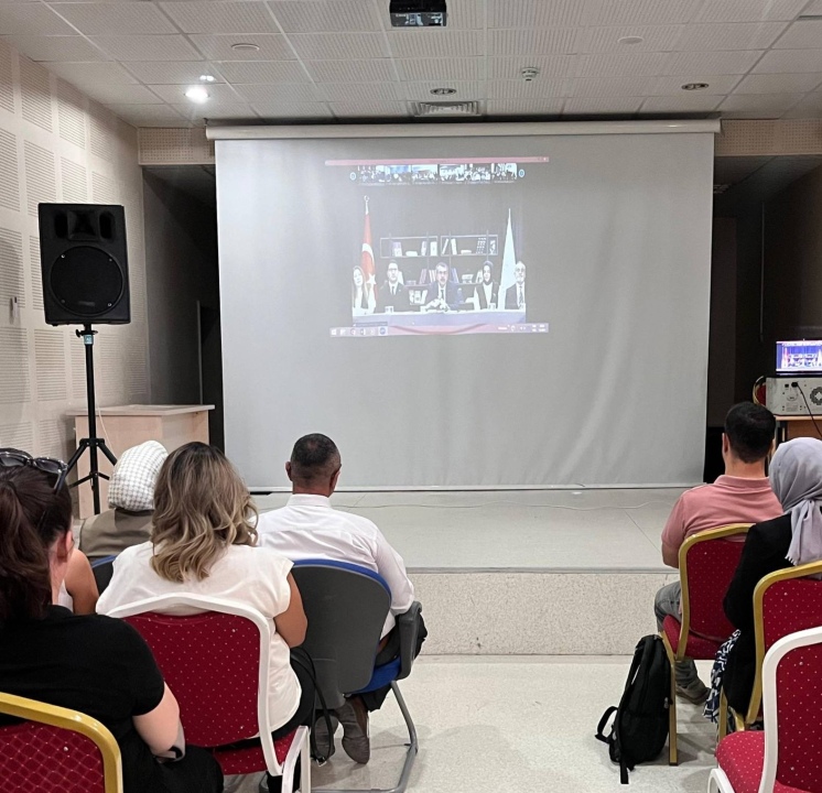 Elif Özbek Öğretmenlerle Online Buluştu