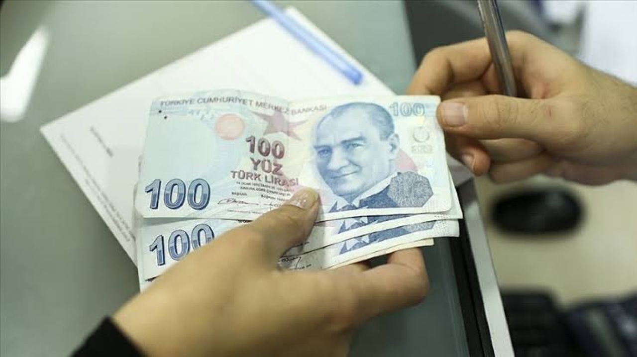 Emekliler merakla bekliyordu! Ödemeler bugün hesaplara geçiyor