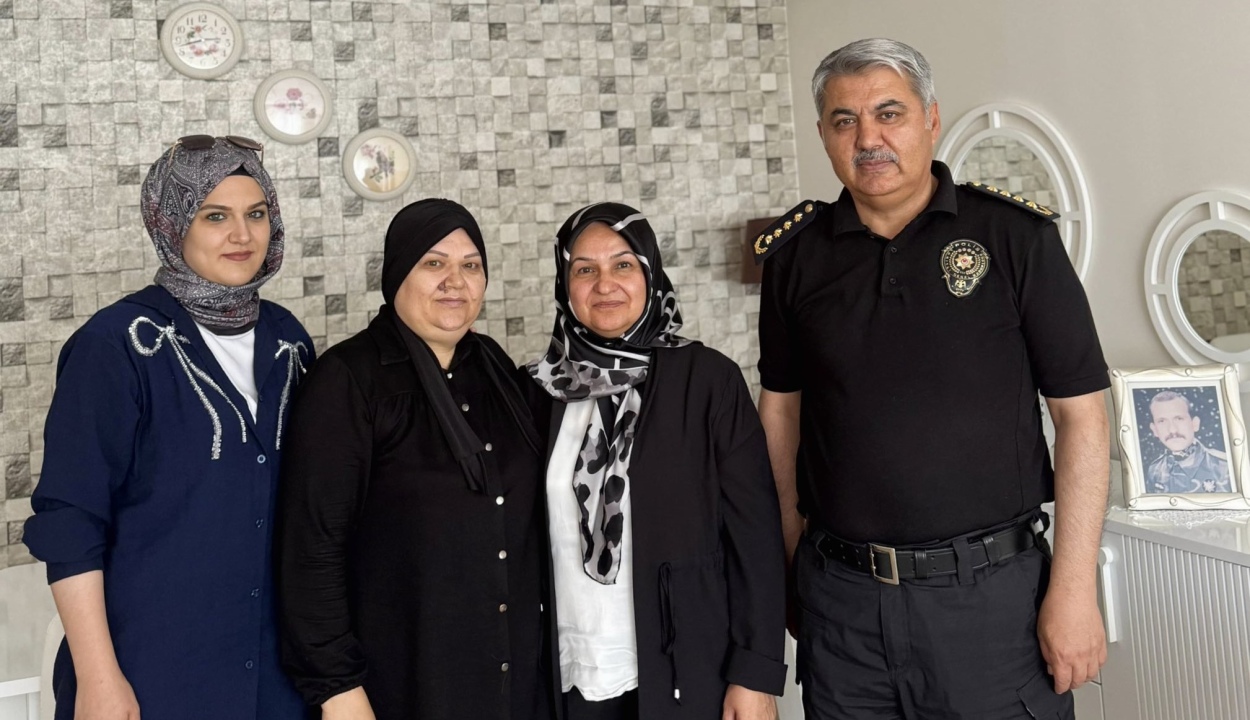 Emniyet Müdürü Delen ve eşinden şehit ailesine ziyaret