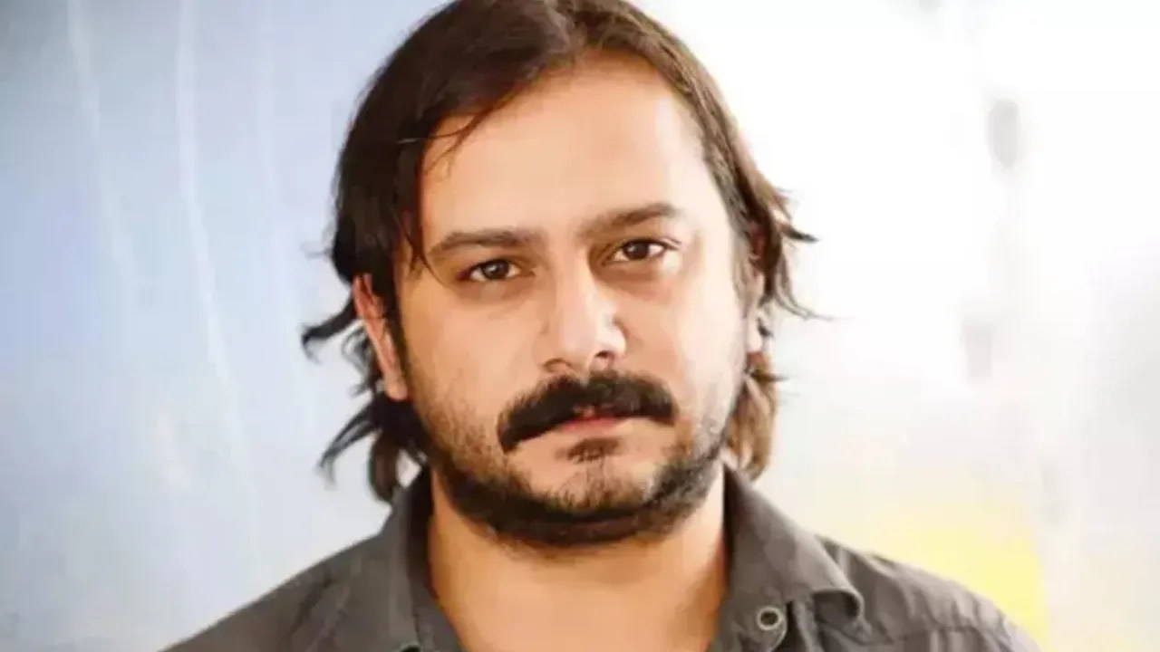 Emrah Serbes kimdir ve kaç yaşında? İşte yazar hakkında merak edilenler