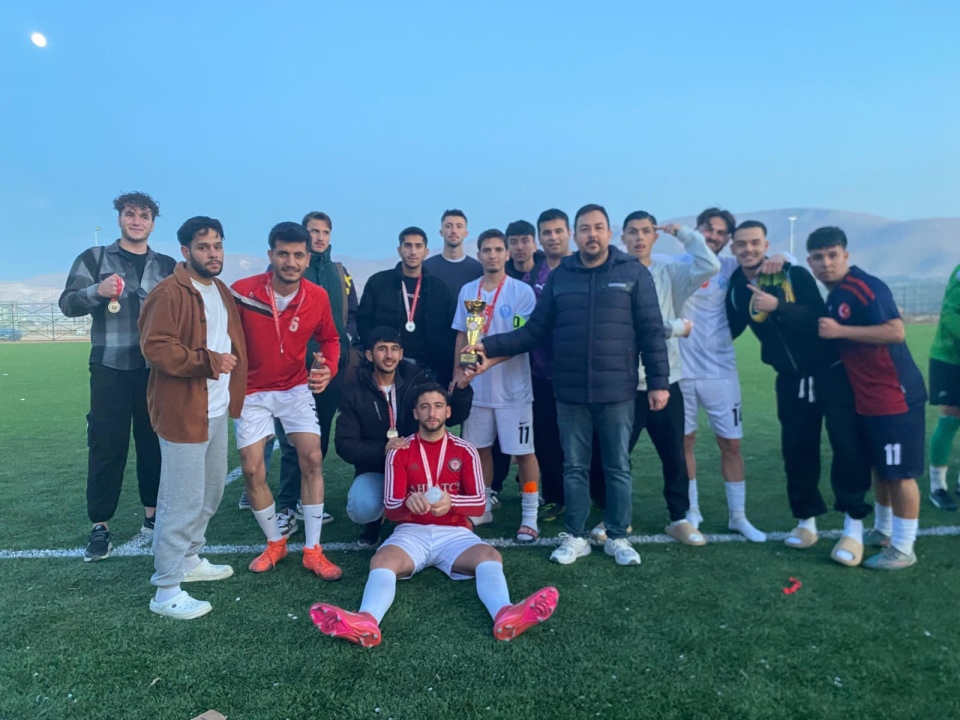 Ertuğrulgazi Yurdu, futbolda da birinci 