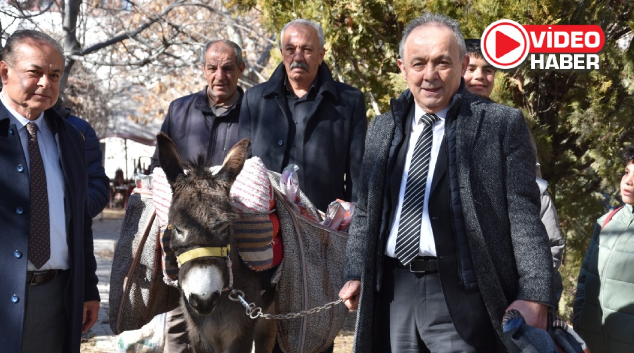 'Eşekli Dostoyevski' Kemerhisar’da kitap sevgisini aşıladı