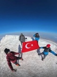 Eskişehirli Dağcılar, Niğde’de Demirkazık Zirvesine Tırmanmaya Hazırlanıyor