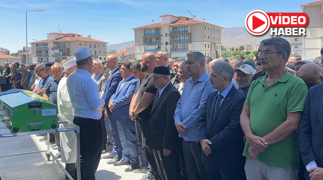 Esma Yüksel son yolculuğuna uğurlandı