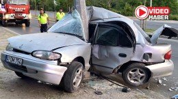 Feci kaza: Otomobil ikiye katlandı