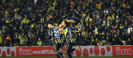 Fenerbahçe Samsunspor maçında kim kırmızı kart gördü? Gol düellosu ve kırmızı kart krizi!