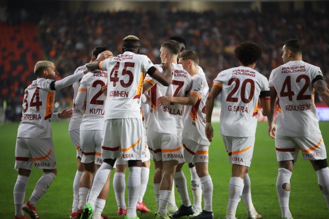 Galatasaray 1 attı, 3 aldı!