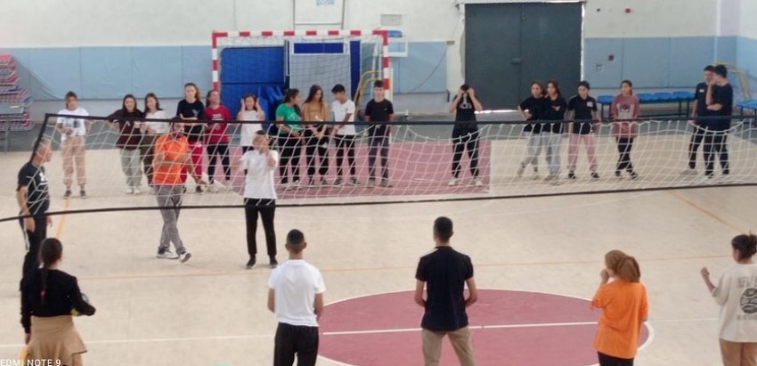 Geleceğin voleybolcuları Altunhisar'da yetişiyor