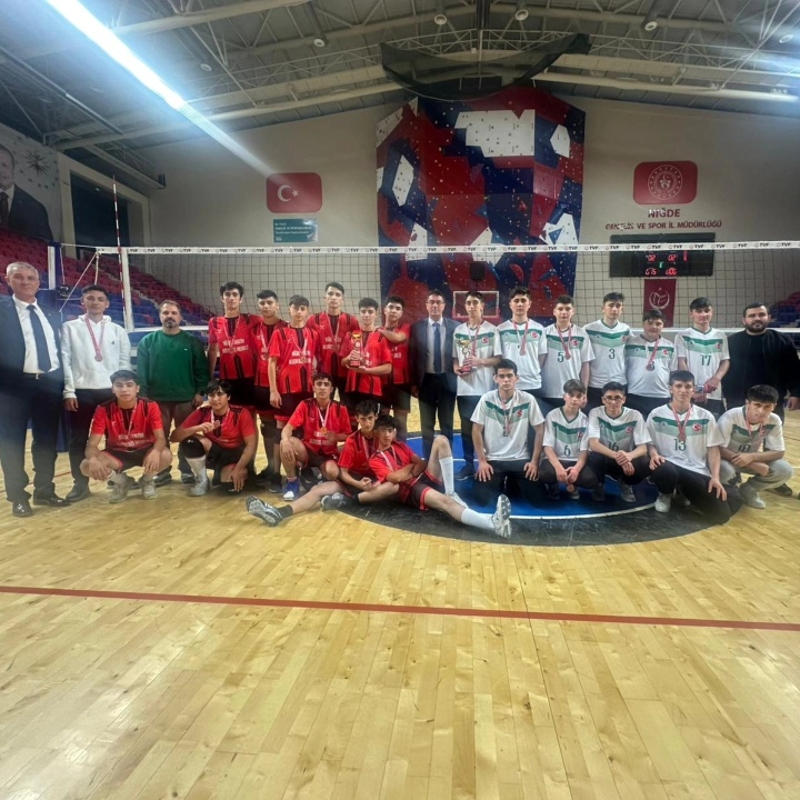 Genç Erkekler Voleybol Müsabakası Tamamlandı 
