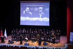 Gençler, Barış Manço ve Cem Karaca şarkılarıyla coştu 