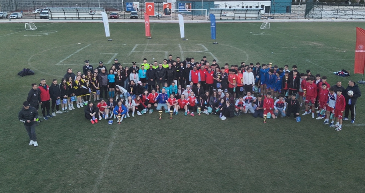 Gençler Sporda Gelecek Emniyette Futbol Turnuvası sona erdi