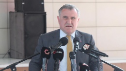 Gençlik ve Spor Bakanı Osman Aşkın Bak hangi takımı tutuyor, Fenerbahçeli mi, Galatasaraylı mı?