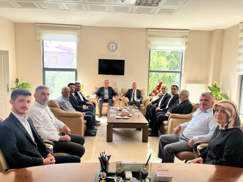 Görçeker’in katılımıyla Çamardı Belediyesi’nde projeler üzerine istişare yapıldı