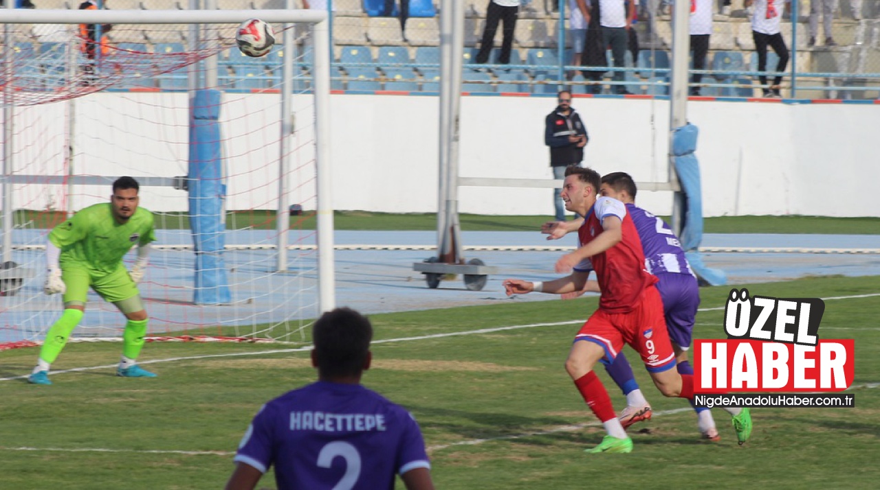 Gözler Ömer Faruk Demirel’in üzerinde