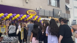 Gratis yüzde 70 indirim bugün devam ediyor mu? 14 Şubat mağaza çalışma saatleri