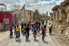 Gümüşler Manastırı’ndan Roma Havuzu’na tarihle iç içe pedallar
