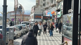 Güzel Hava Niğdelileri Sokağa Döktü